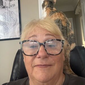 Meet your Posher, Sheila